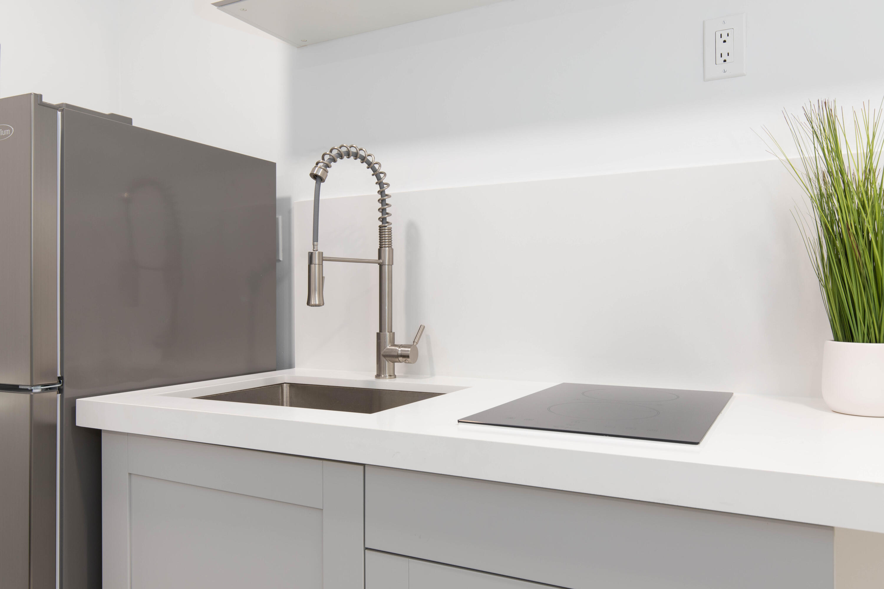 HOLLYWOOD - Residential Lease