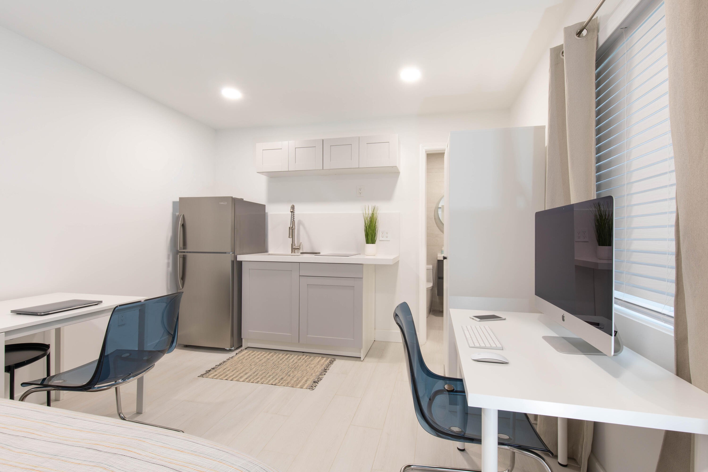 HOLLYWOOD - Residential Lease