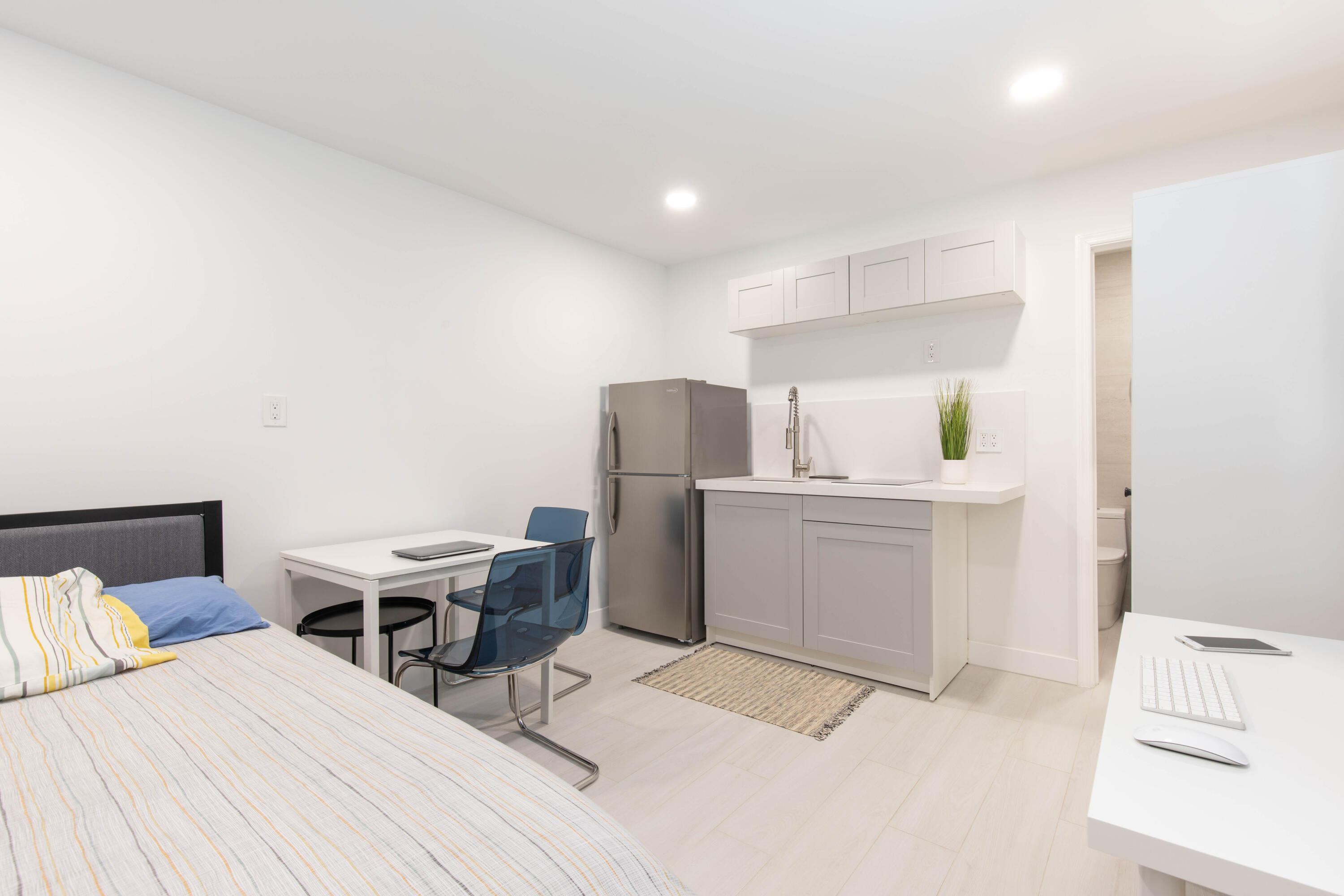 HOLLYWOOD - Residential Lease