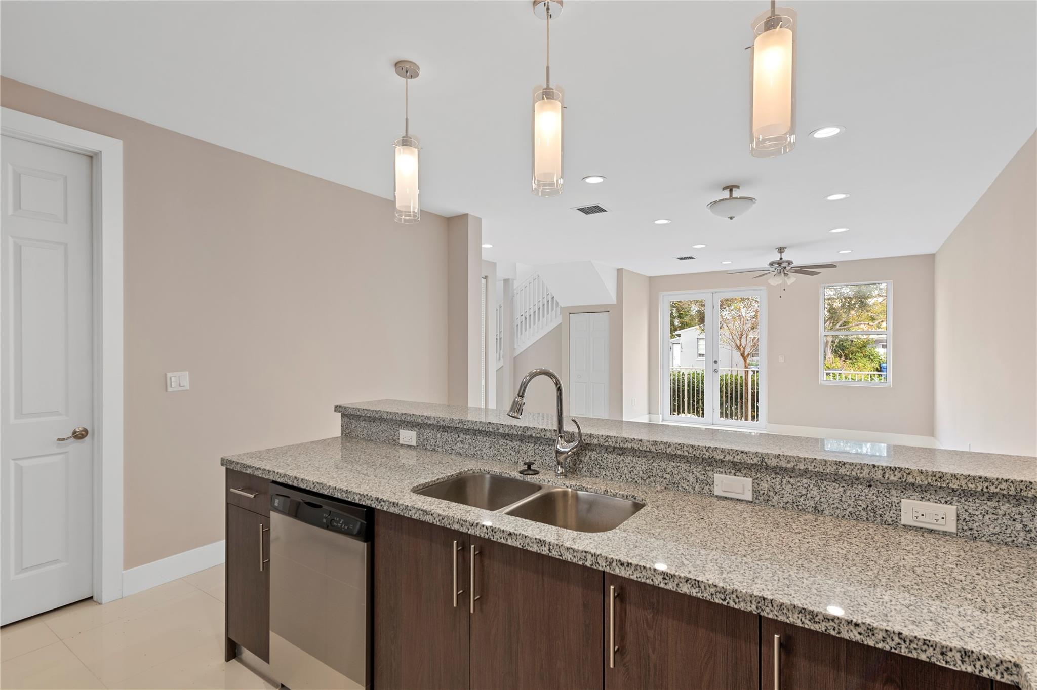 1428 SW 4th Ave 1428