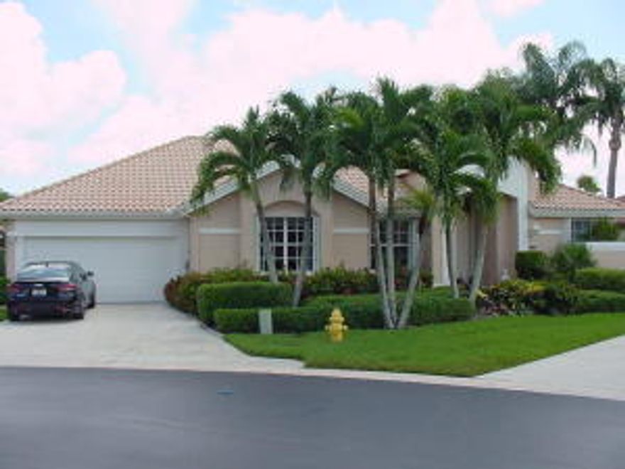 GREAT LOCATION AT THE END OF CUL-DE-SAK. FEATURES INCLUDE ELEGANT CUSTOM WALL MOLDING IN ENTRY FOYER AND FAMILY ROOM, GRANITE KITCHEN WITH BREAKFAST AREA. CUSTOM AWINGS ON PATIO, ACCORDIAN STORM SHUTTERS. NEW DIAMOND BRITE POOL COATING. EXTRA LARGE SCREENED PATIO. UPDATED A/C. 2 CAR GARAGE WITH EPOXY FLOOR COATING.