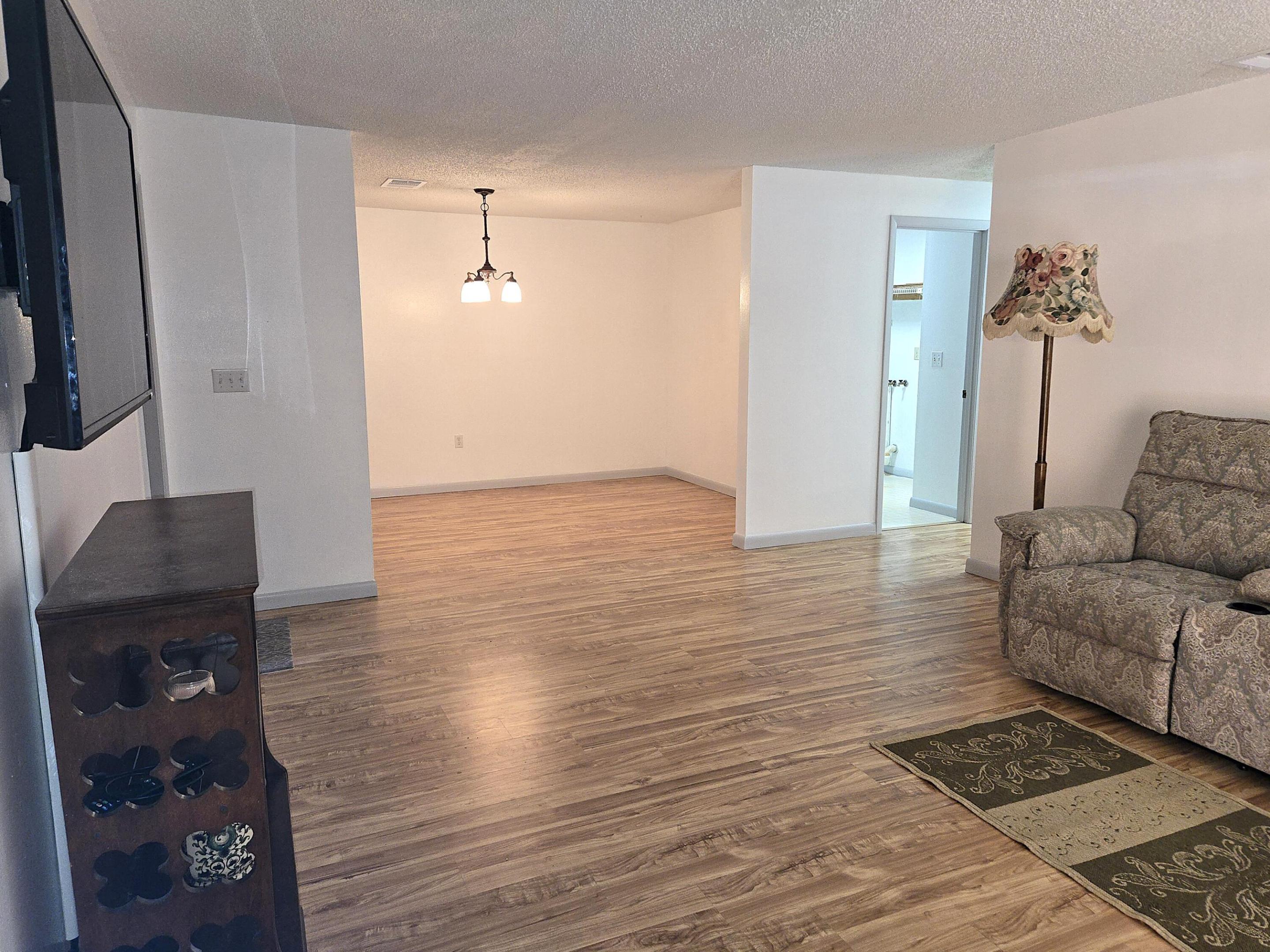 2201 SW 28th Street 50