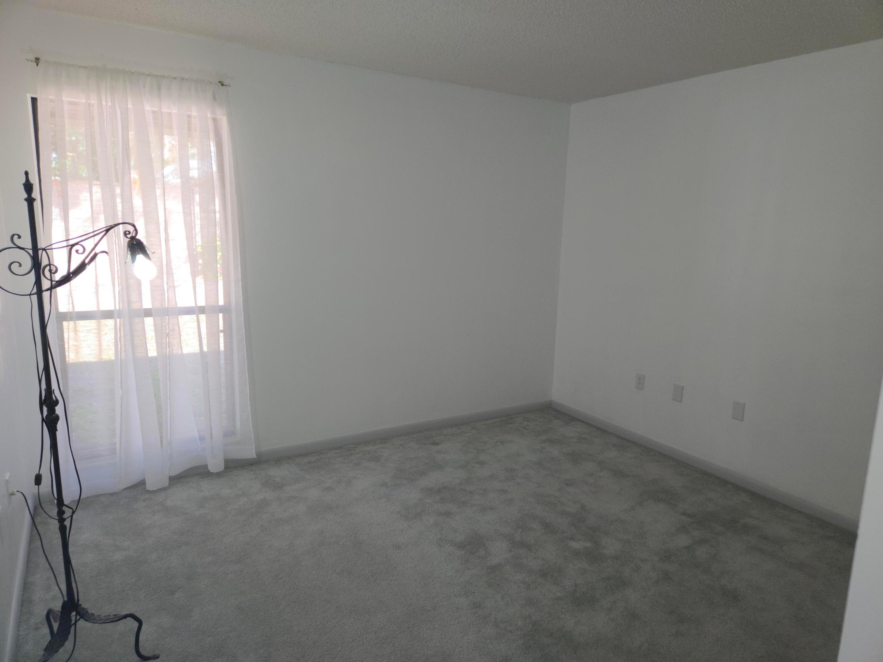 OAK LAKE VILLAS - Residential