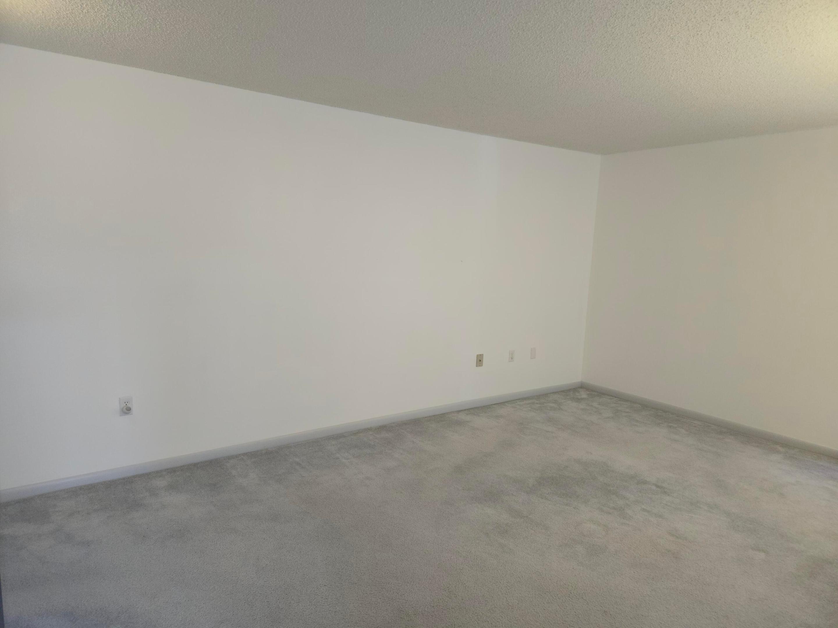 OAK LAKE VILLAS - Residential