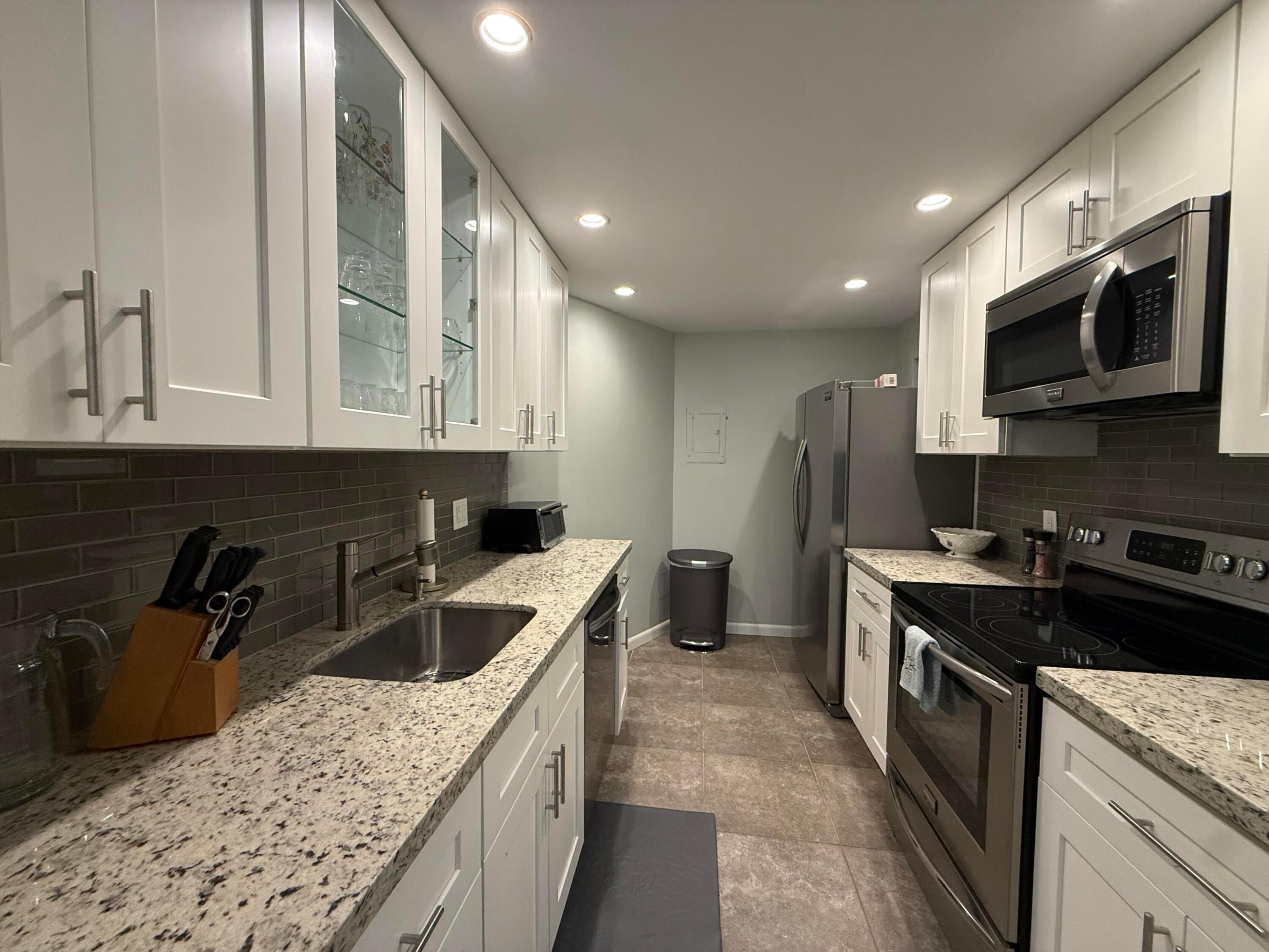 1200 Hibiscus Avenue 806