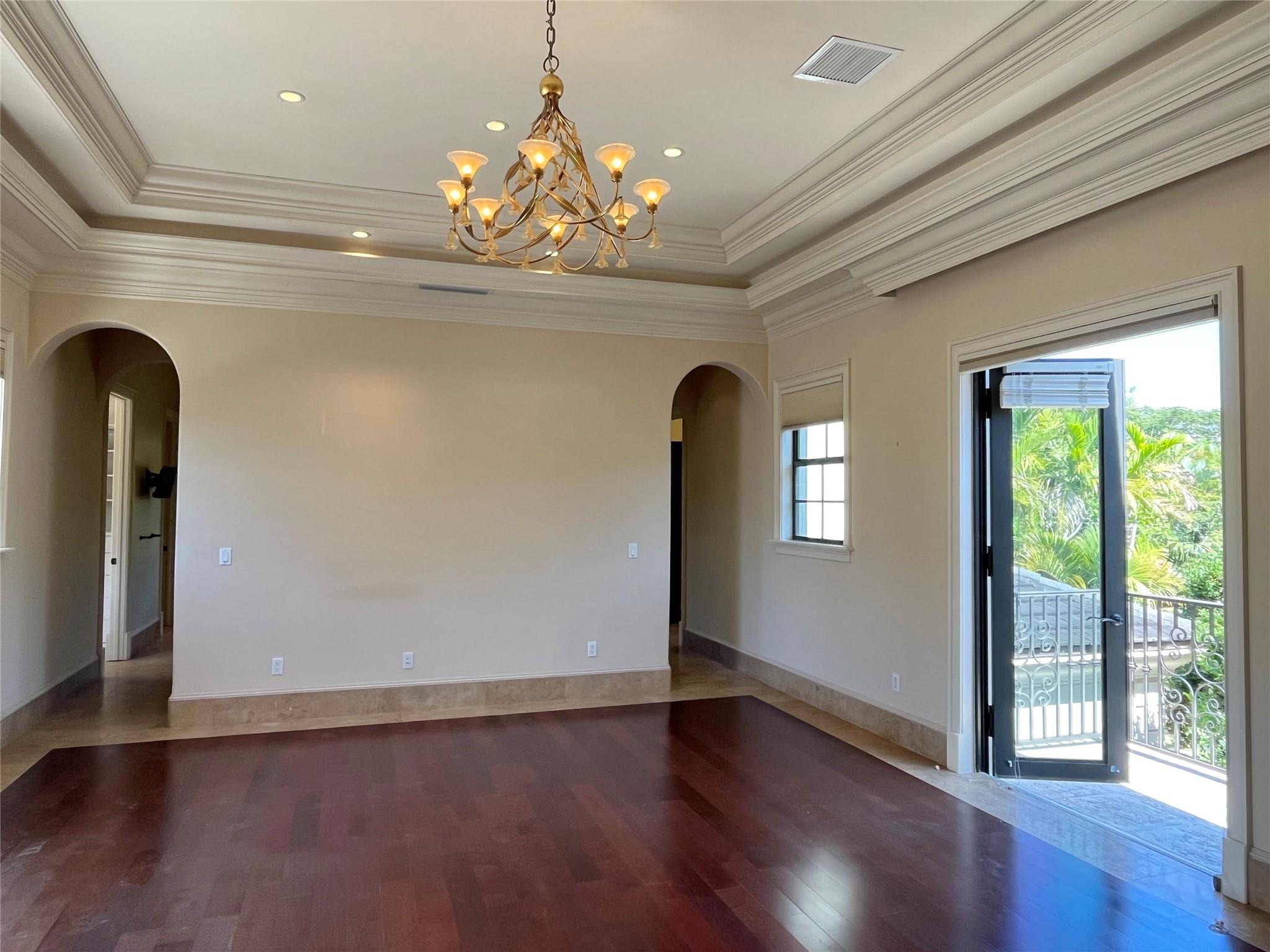 COLLINS HEIGHTS - Residential