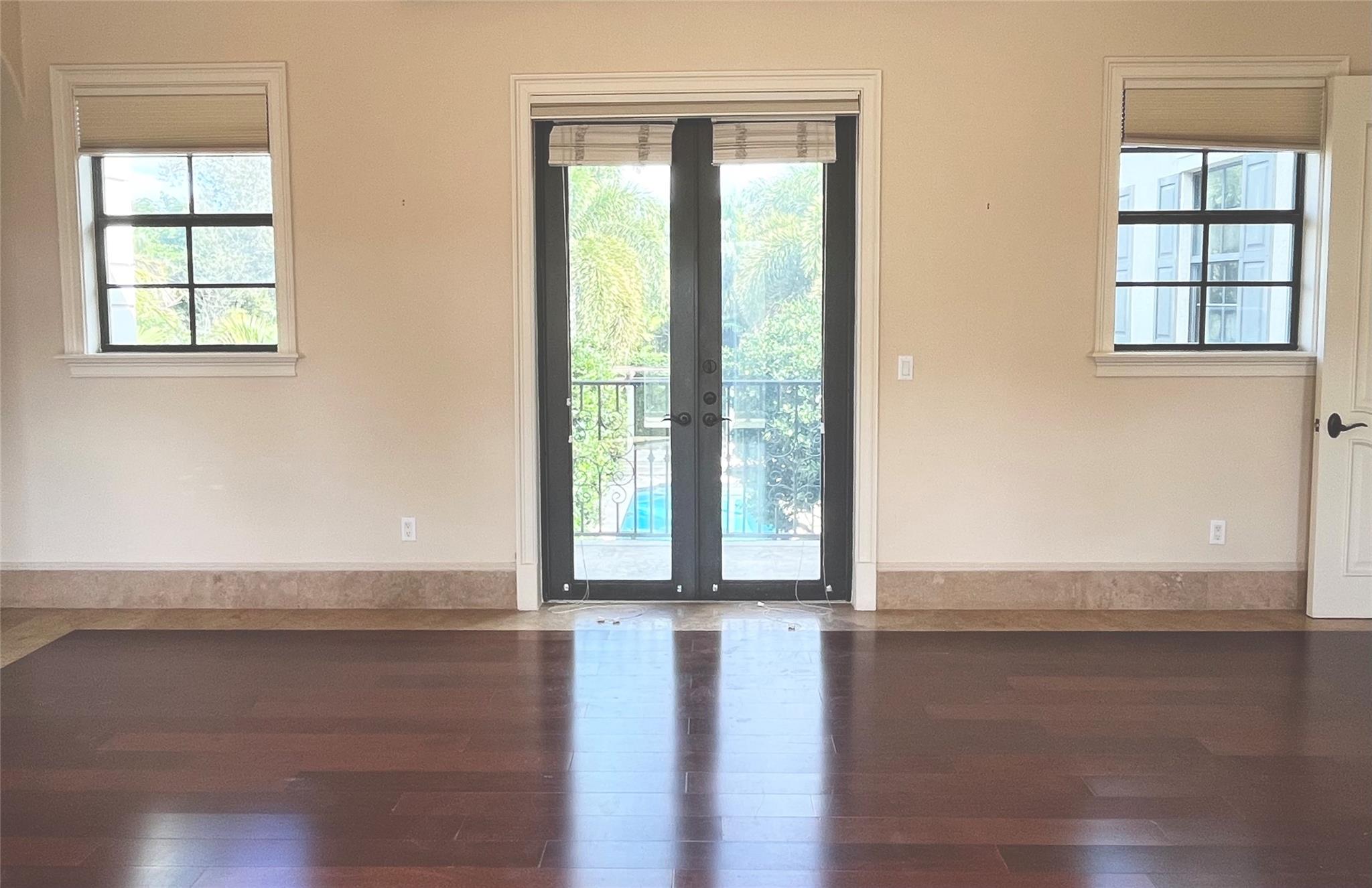 COLLINS HEIGHTS - Residential