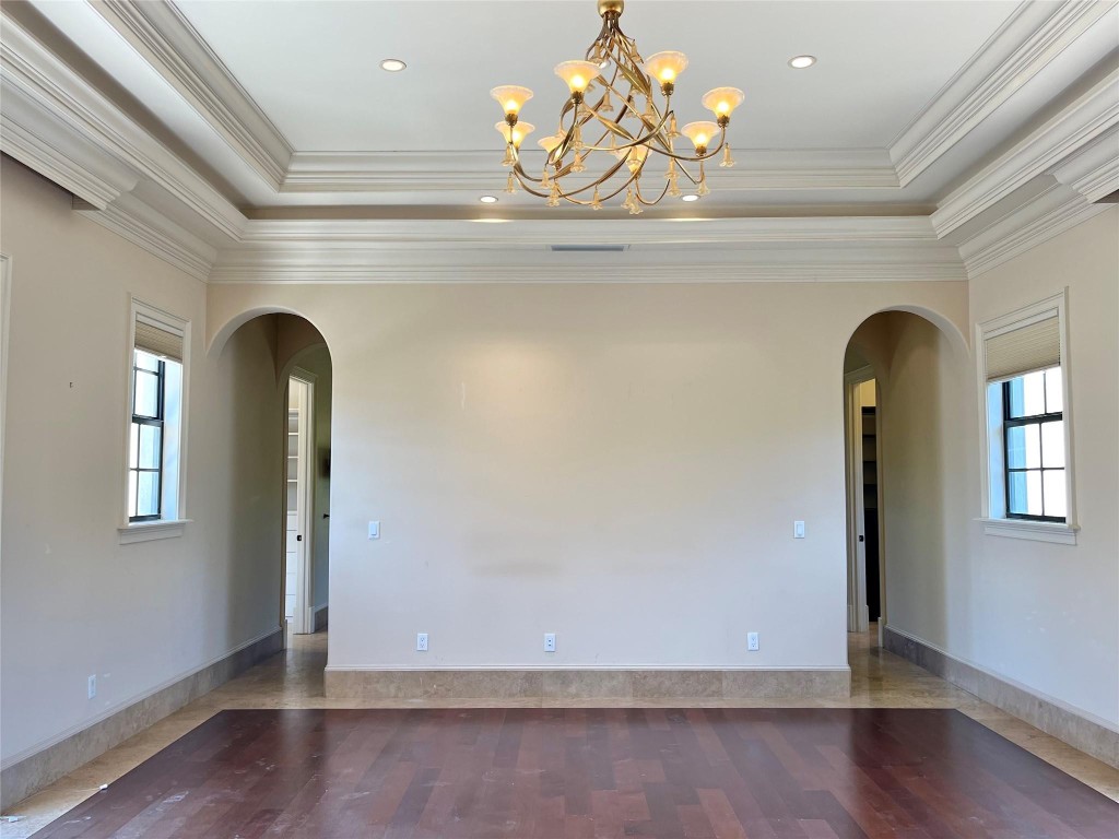 COLLINS HEIGHTS - Residential