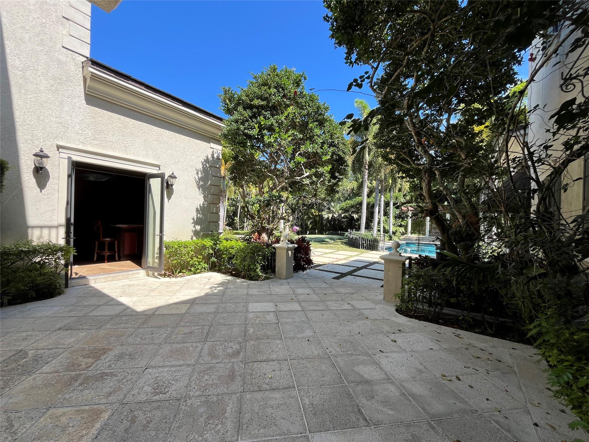 COLLINS HEIGHTS - Residential