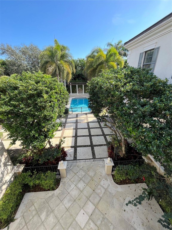 COLLINS HEIGHTS - Residential