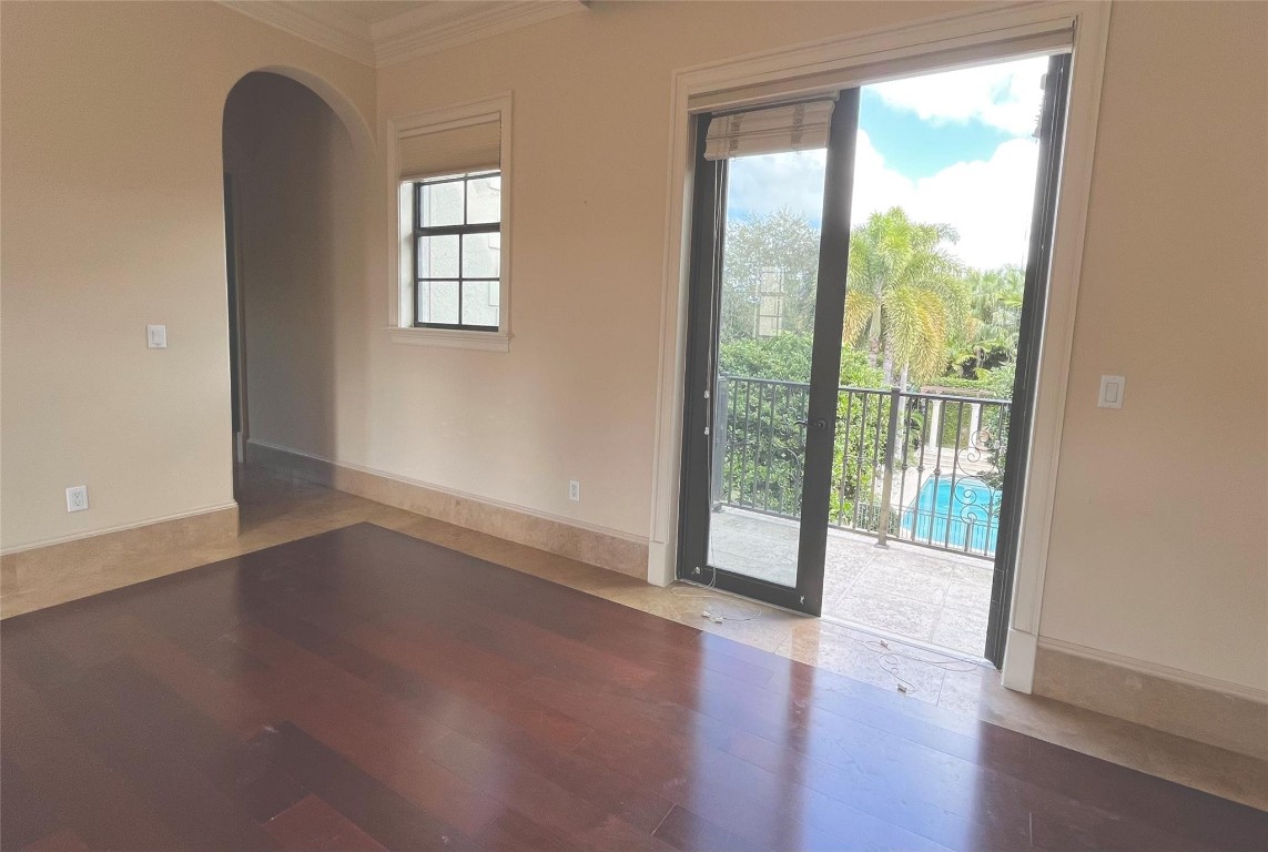 COLLINS HEIGHTS - Residential