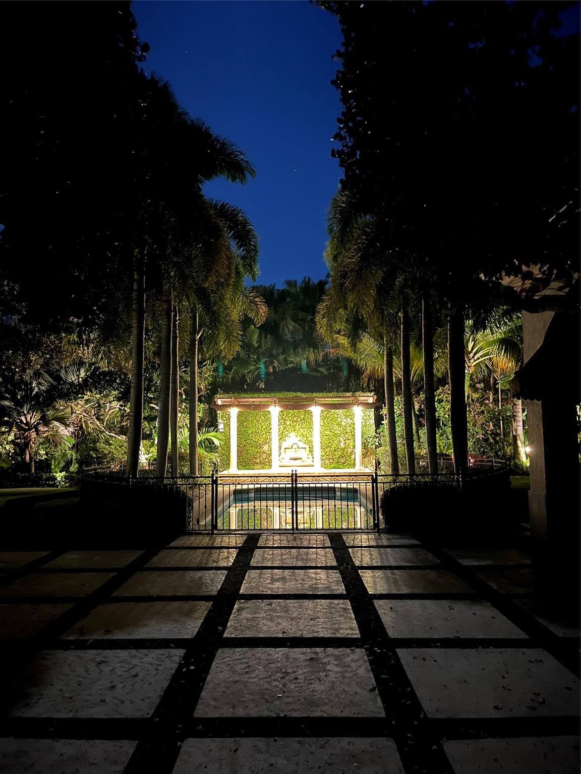 COLLINS HEIGHTS - Residential