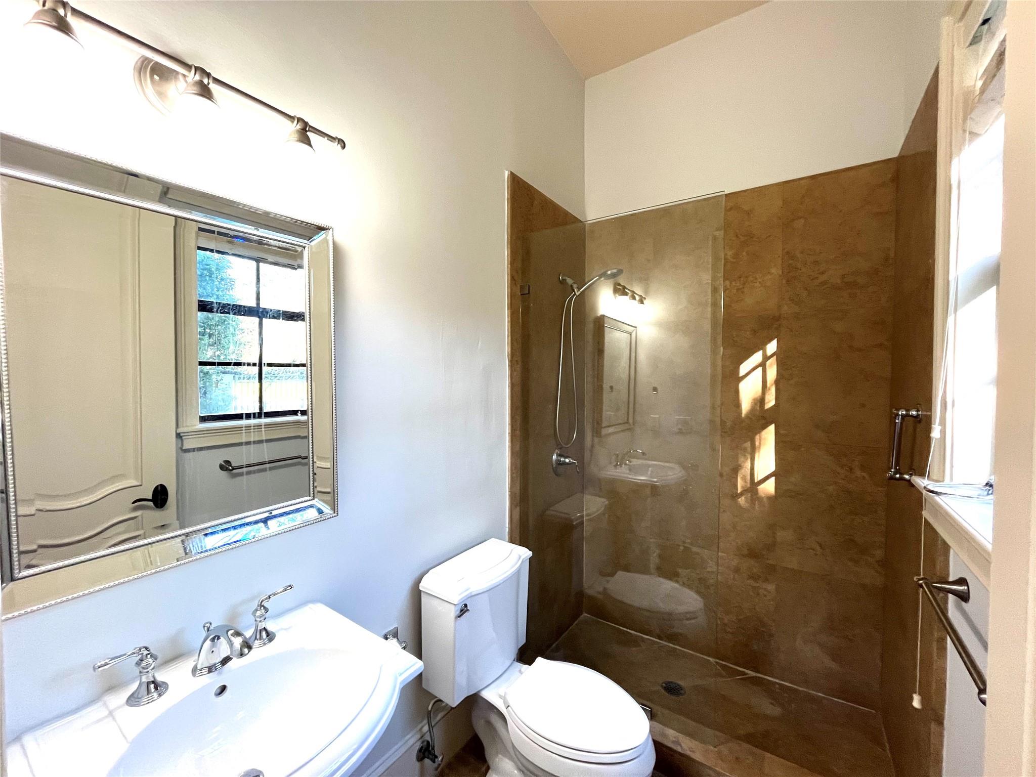 COLLINS HEIGHTS - Residential