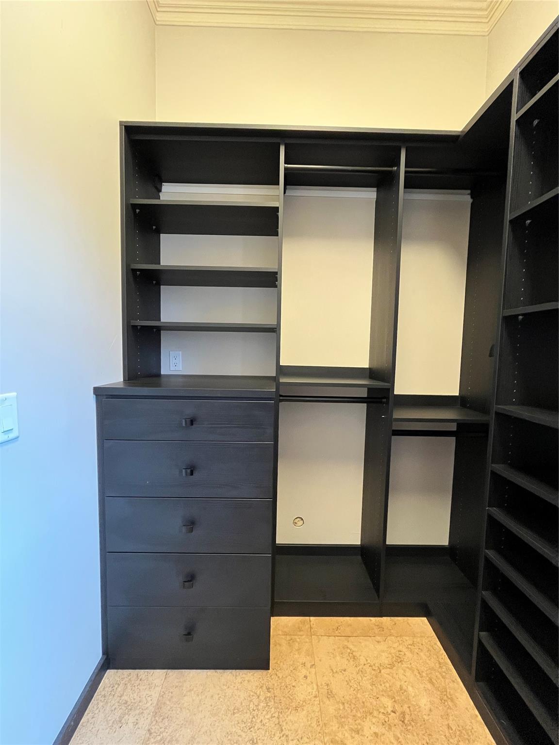 COLLINS HEIGHTS - Residential