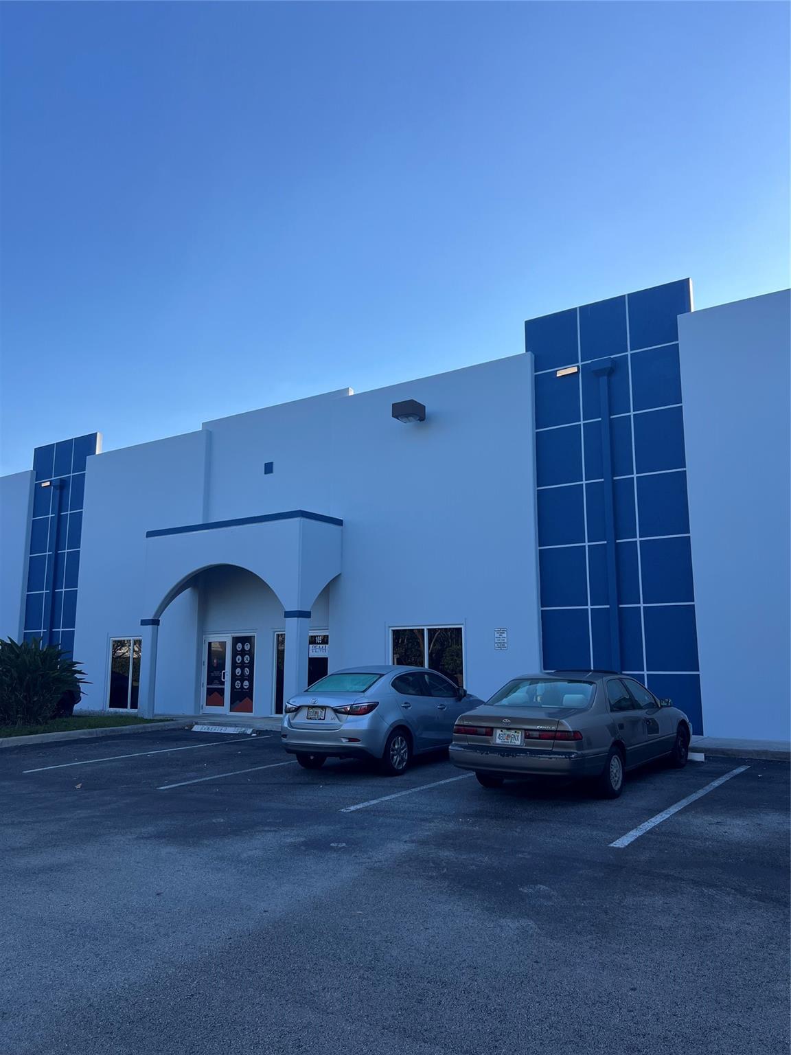 Fully remodeled with a modern touch office/warehouse in a highly desirable commercial area. Near main highway of US-27, allowing easy access to Miami-Dade and Broward county. 3000 sqft total. Unit already equipped with 220v power & allows 3 phase electric. Do not miss your opportunity to be in a great area and great building!