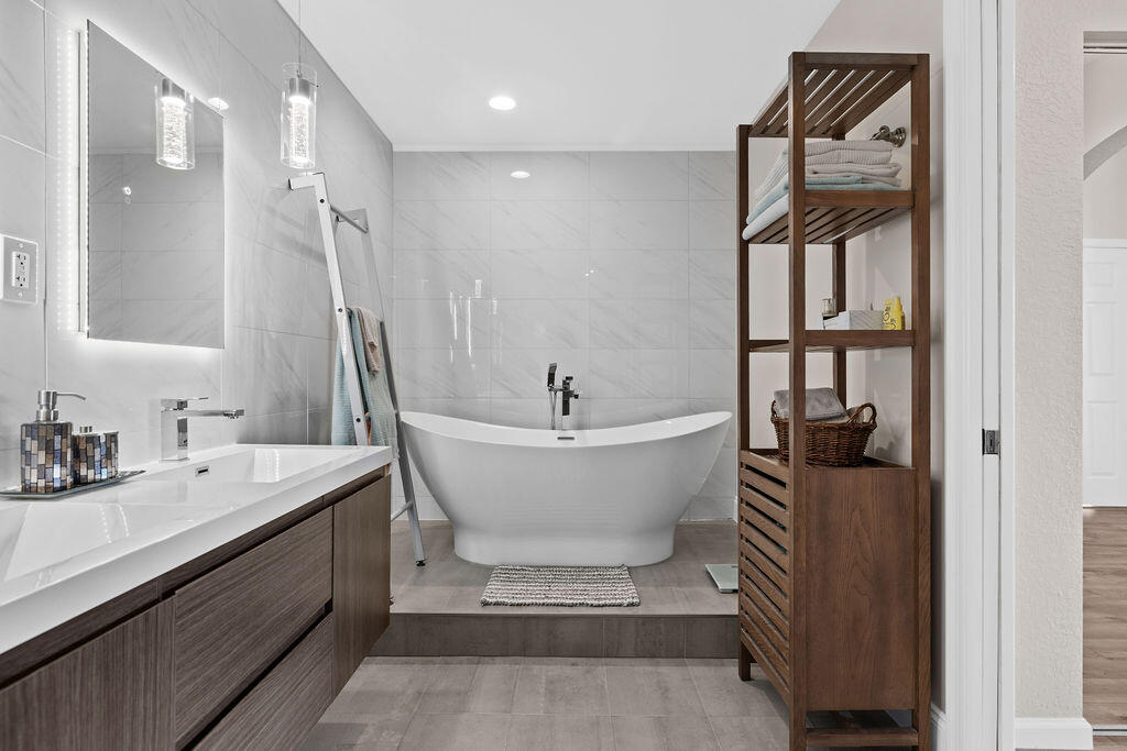 CANTERBURY AT ABERDEEN CONDO - Residential