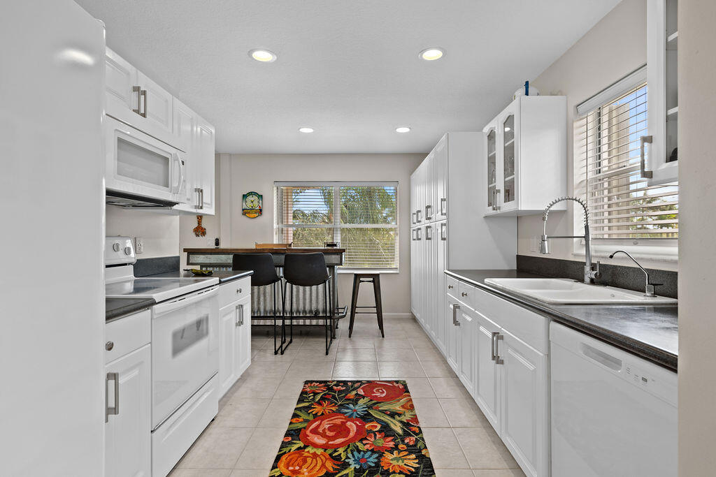 CANTERBURY AT ABERDEEN CONDO - Residential