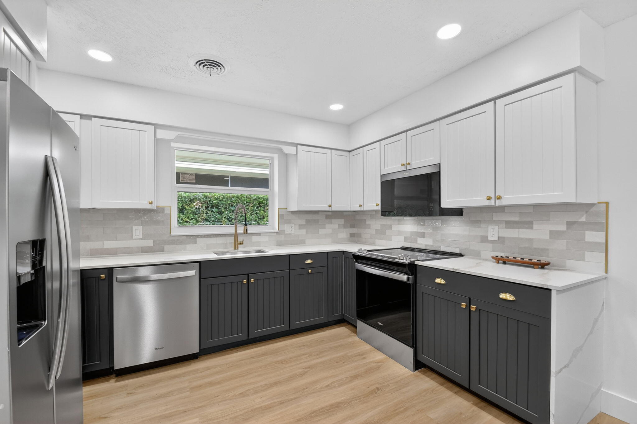 1221 Singer Drive