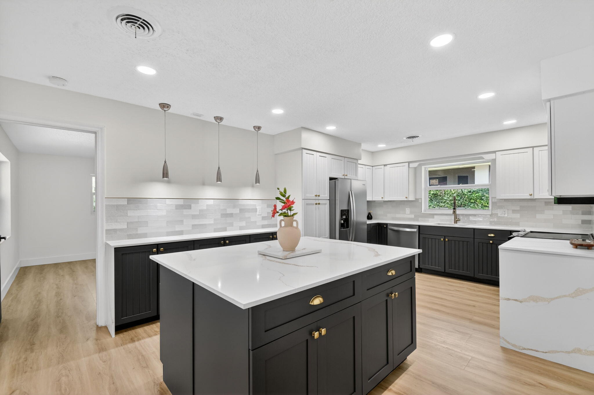 1221 Singer Drive