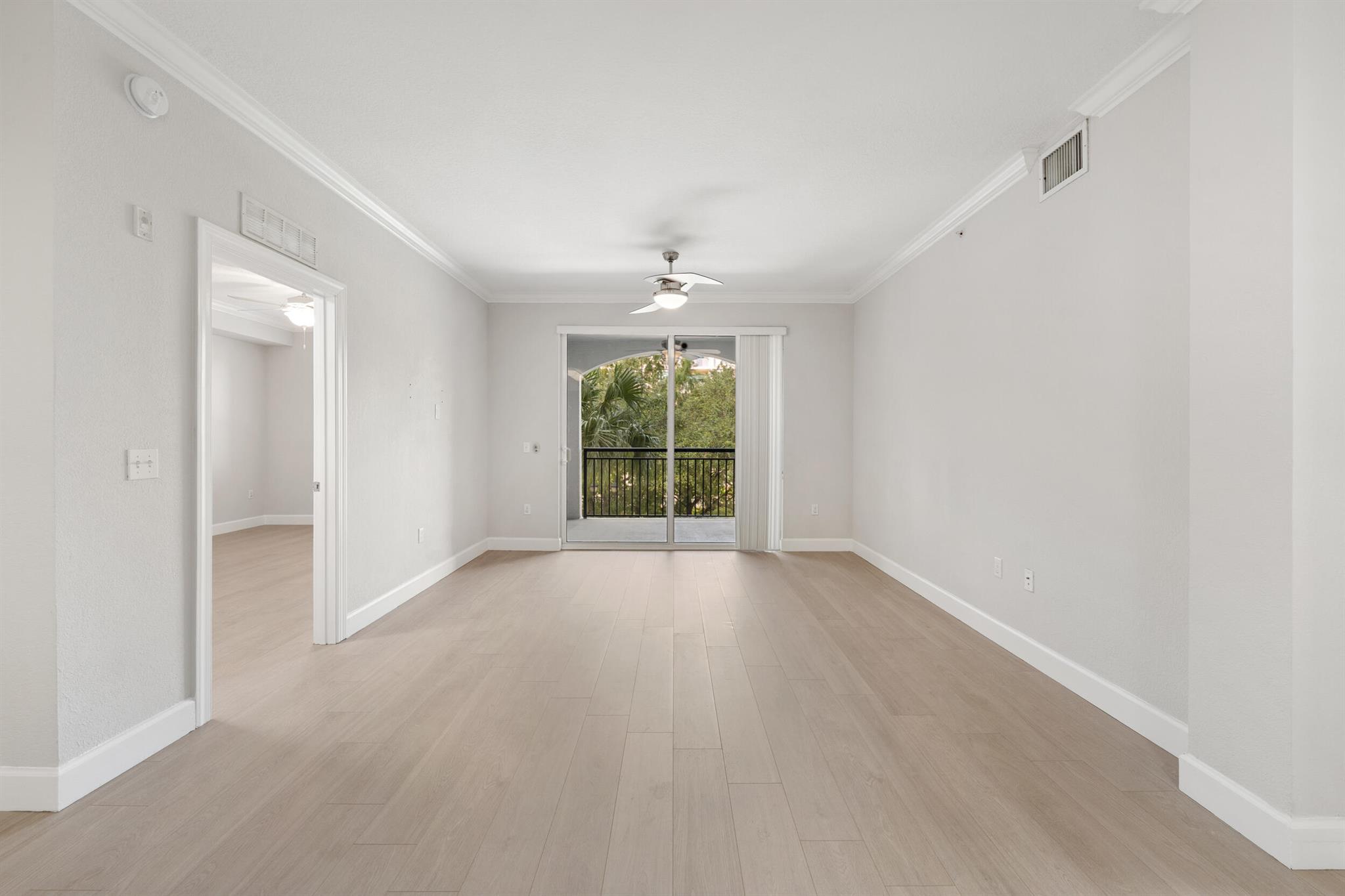 1690 Renaissance Commons Boulevard 1312, Boynton Beach, FL, 33426/$308,900 3 1690 Renaissance Commons Boulevard 1312