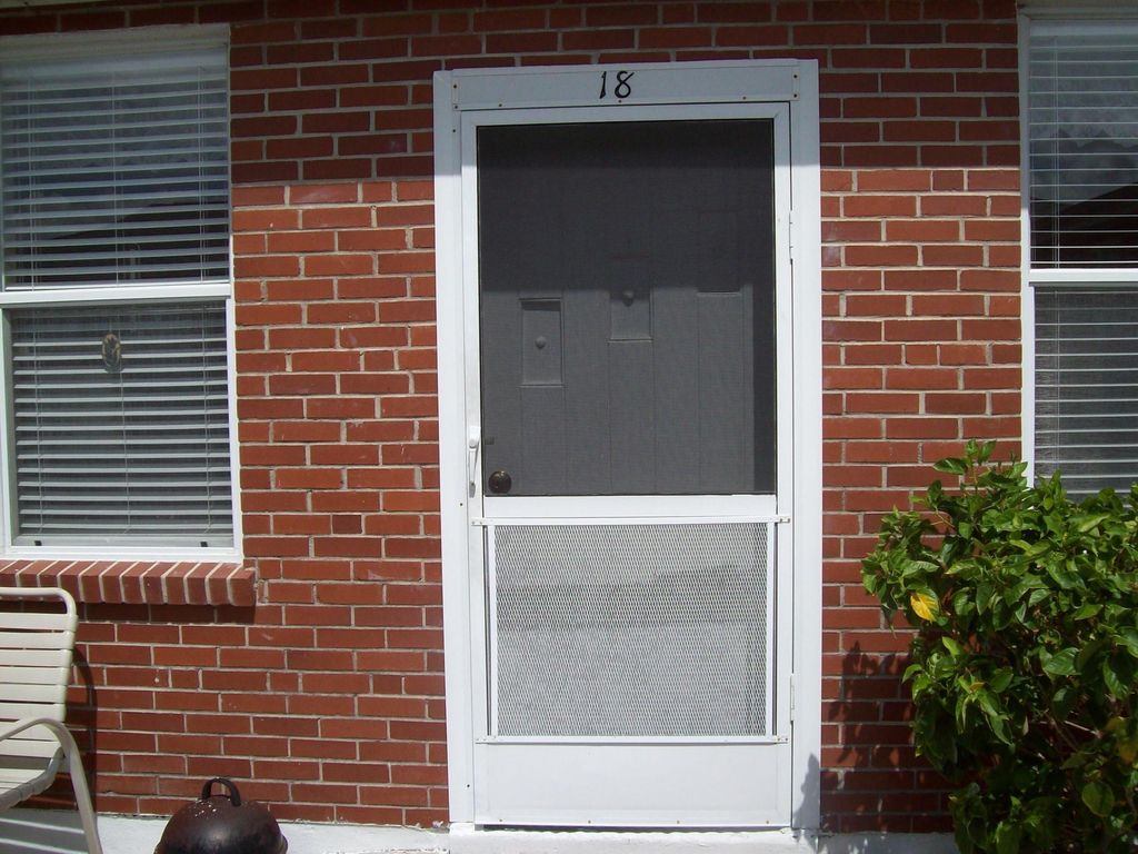 Photo of 908 Villas Drive #18, Venice, FL 34285 (MLS # B26005389)