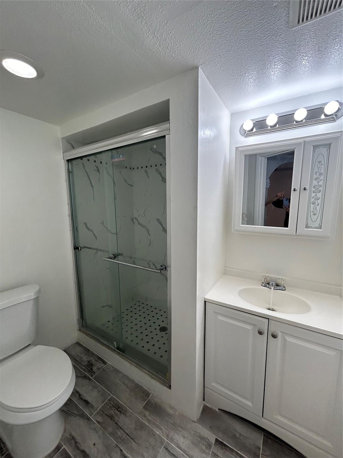 Versailles Gardens - Residential Lease