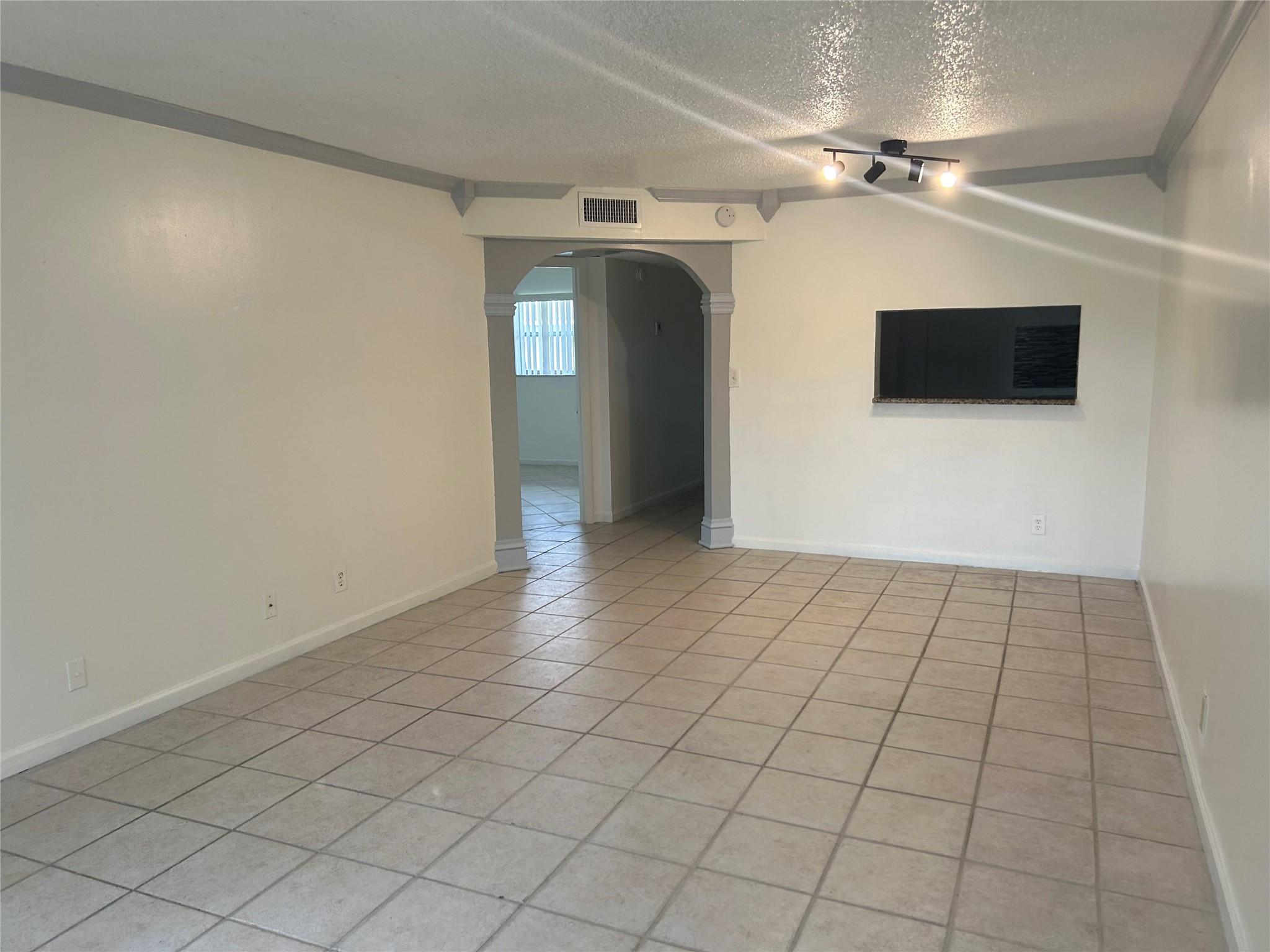 Versailles Gardens - Residential Lease