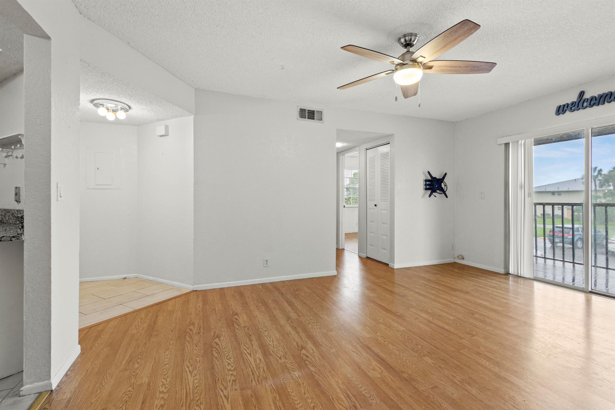 MIDPORT PLACE I CONDOMINI - Residential Lease