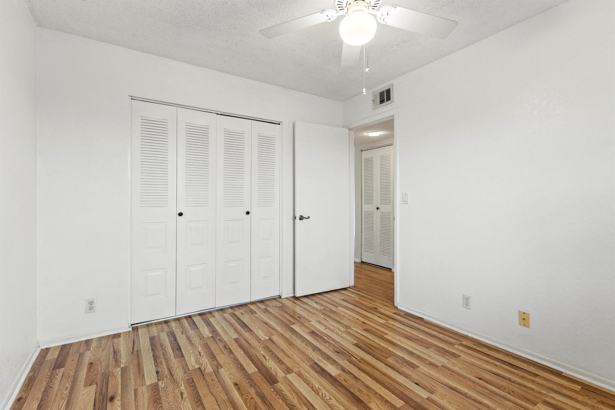 MIDPORT PLACE I CONDOMINI - Residential Lease