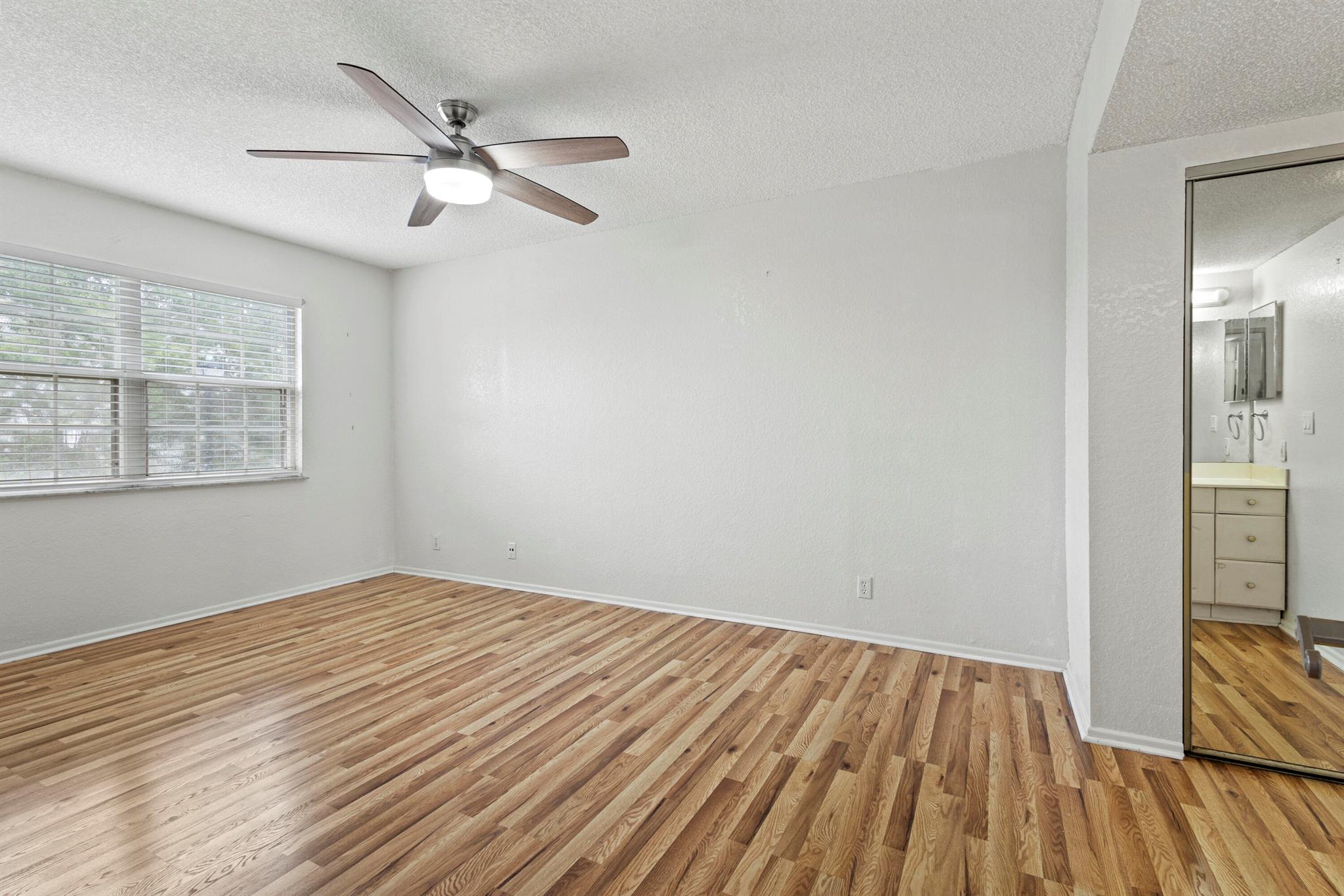 MIDPORT PLACE I CONDOMINI - Residential Lease