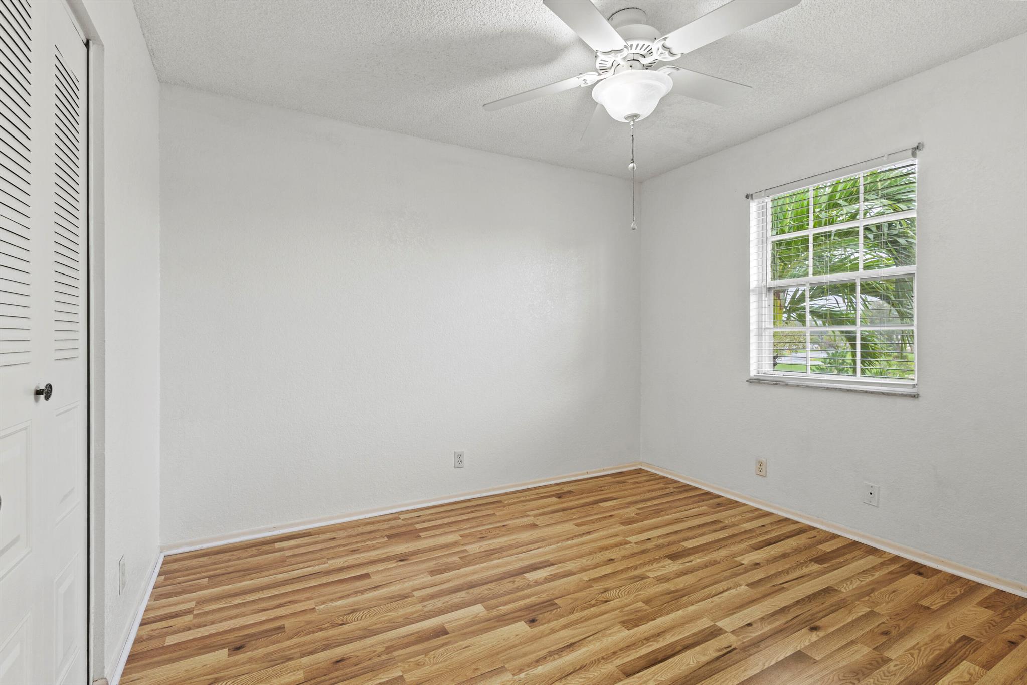 MIDPORT PLACE I CONDOMINI - Residential Lease