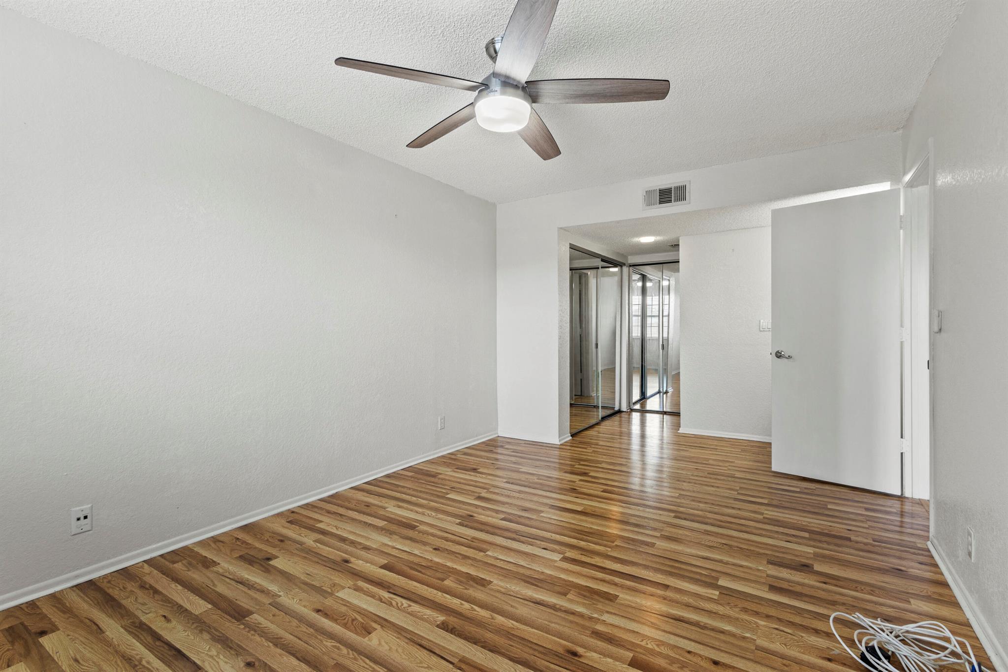 MIDPORT PLACE I CONDOMINI - Residential Lease