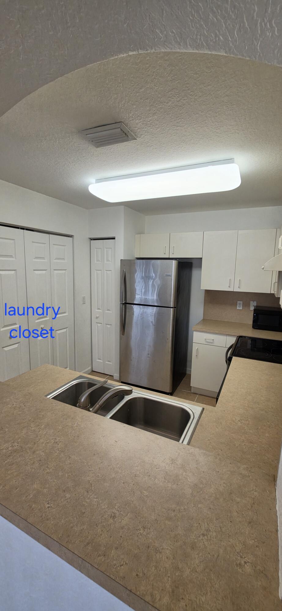 LINKS AT EMERALD DUNES CONDO - Residential Lease
