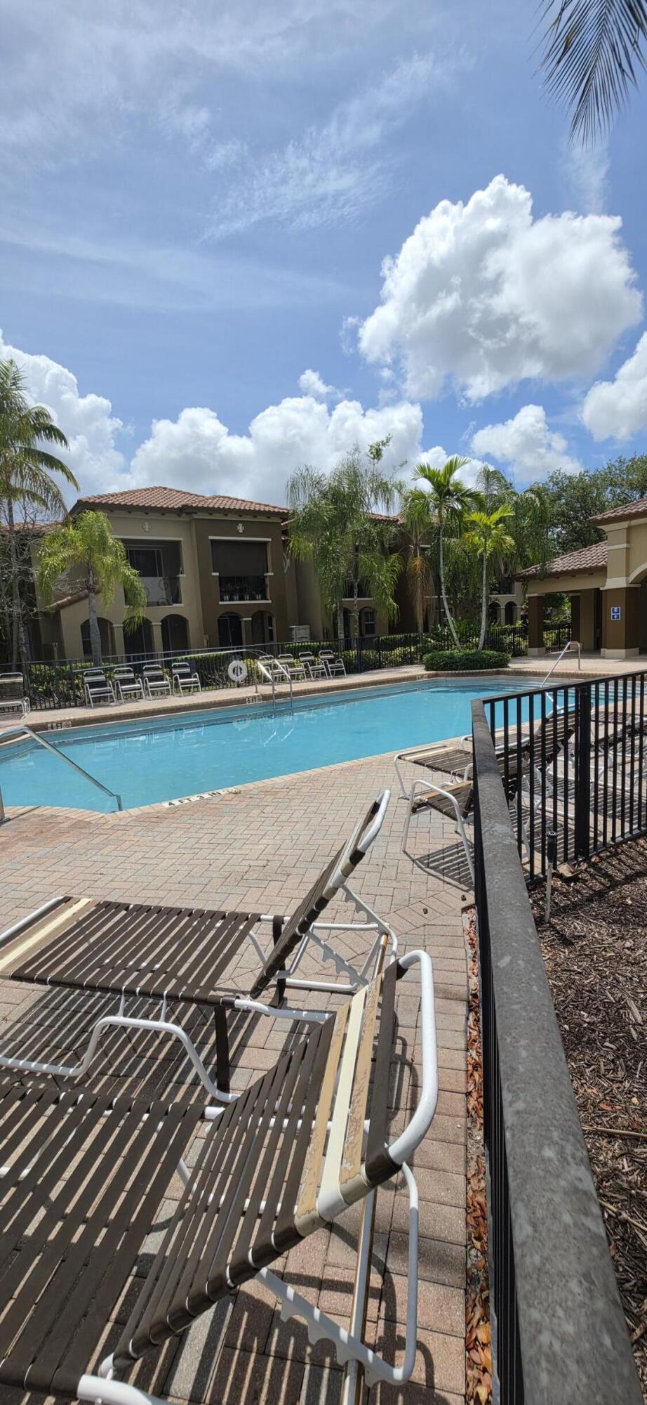 LINKS AT EMERALD DUNES CONDO - Residential Lease