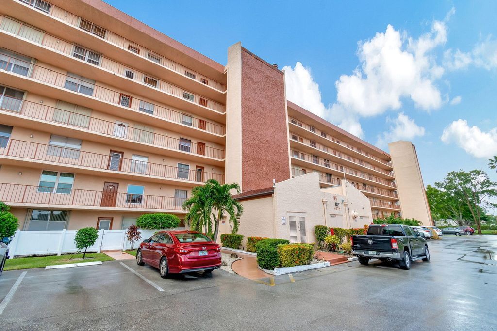 Photo of 14575 Bonaire Blvd #402, Delray Beach, FL 33446 (MLS # B26003588)