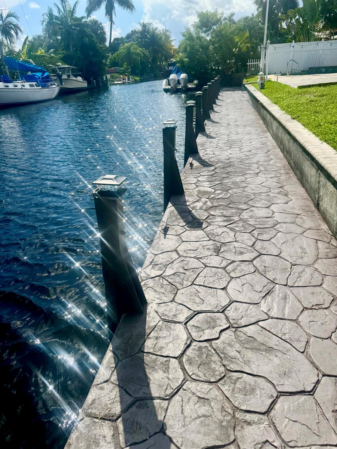 GILL ISLES - Residential Lease