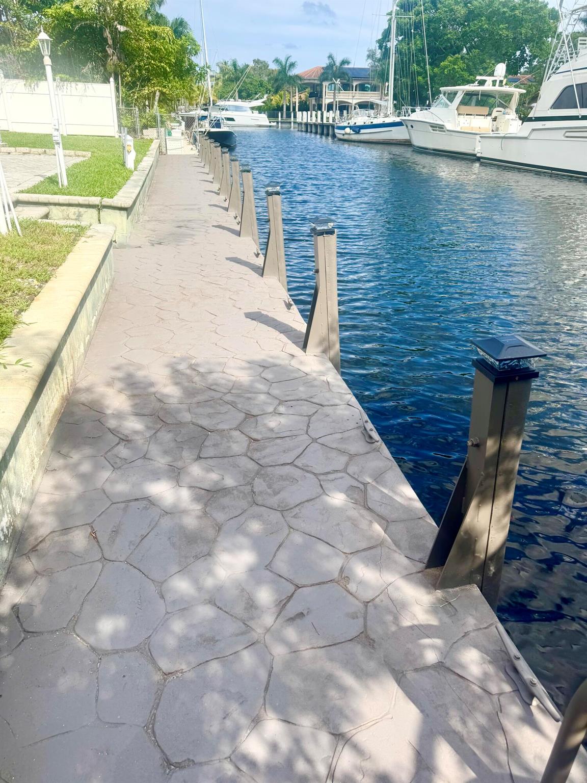 GILL ISLES - Residential Lease