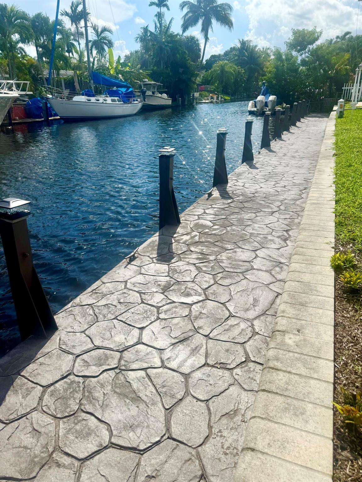 GILL ISLES - Residential Lease