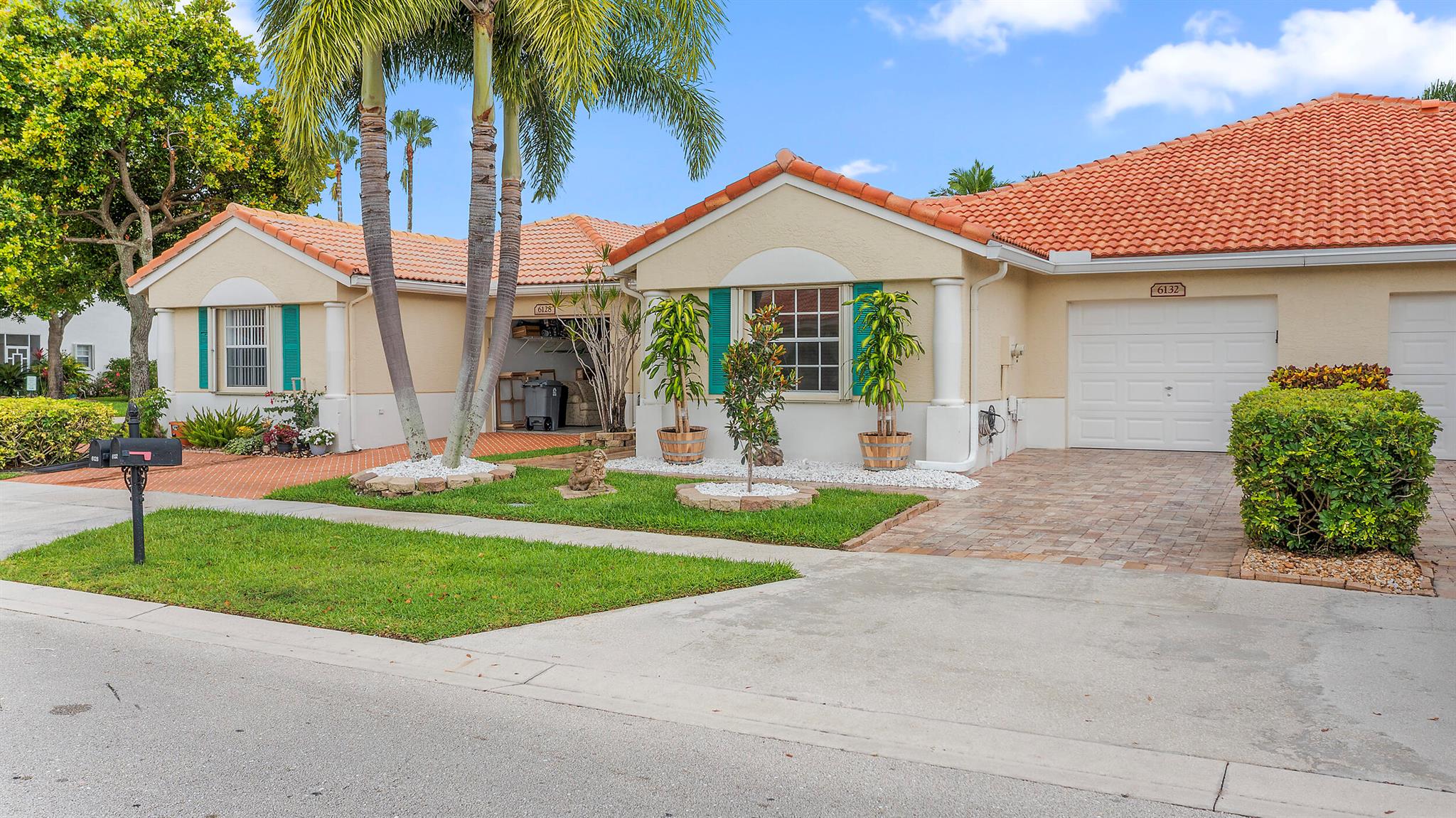 6132 Floral Lakes Drive