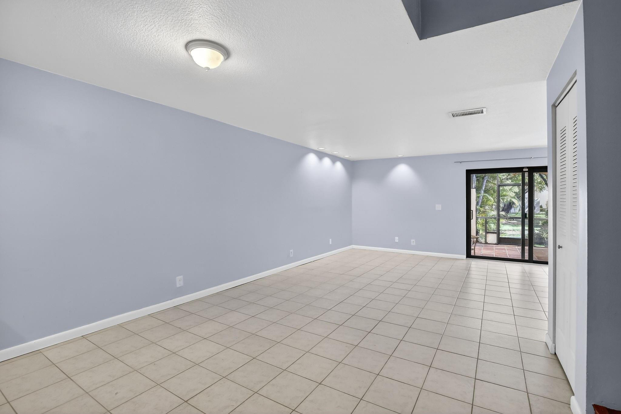 Westview Condominium No 7 - Residential