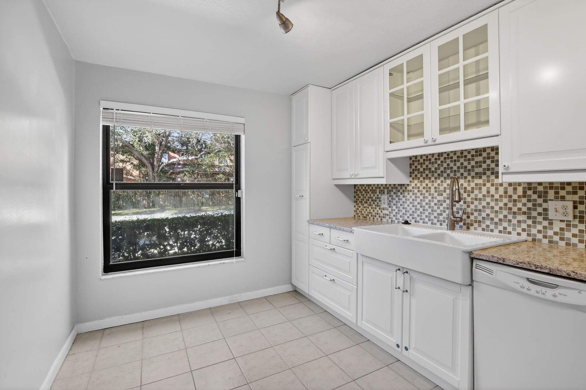 Westview Condominium No 7 - Residential