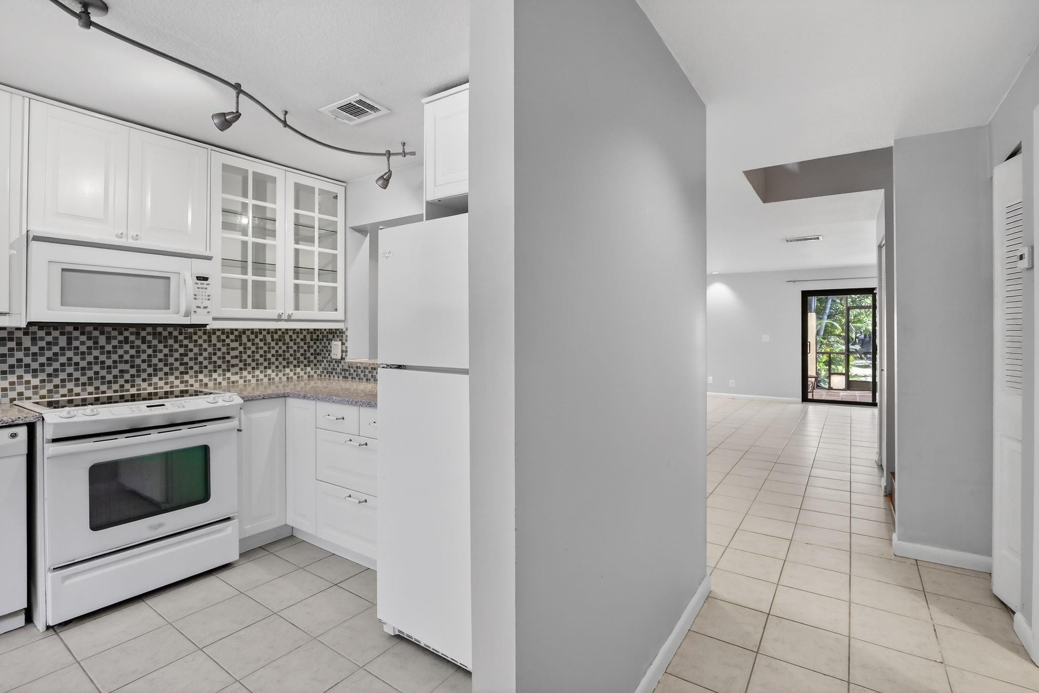 Westview Condominium No 7 - Residential