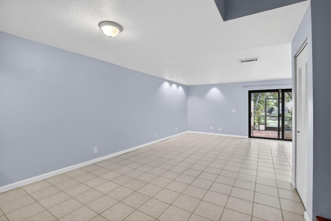 Westview Condominium No 7 - Residential