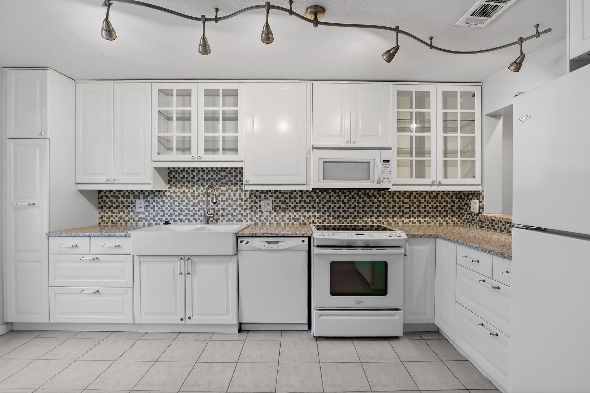 Westview Condominium No 7 - Residential