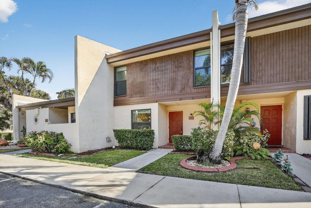 Photo of 1261 NW 99th Terrace #47, Pembroke Pines, FL 33024 (MLS # F10543048)