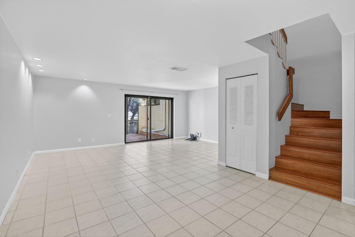 Westview Condominium No 7 - Residential