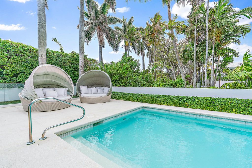 Photo of 1600 N Ocean Boulevard, Palm Beach, FL 33480 (MLS # R11075219)