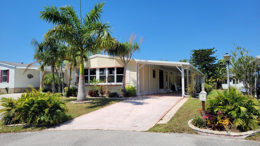 Photo of 7 Grande Camino Court, Fort Pierce, FL 34951 (MLS # R10975791)