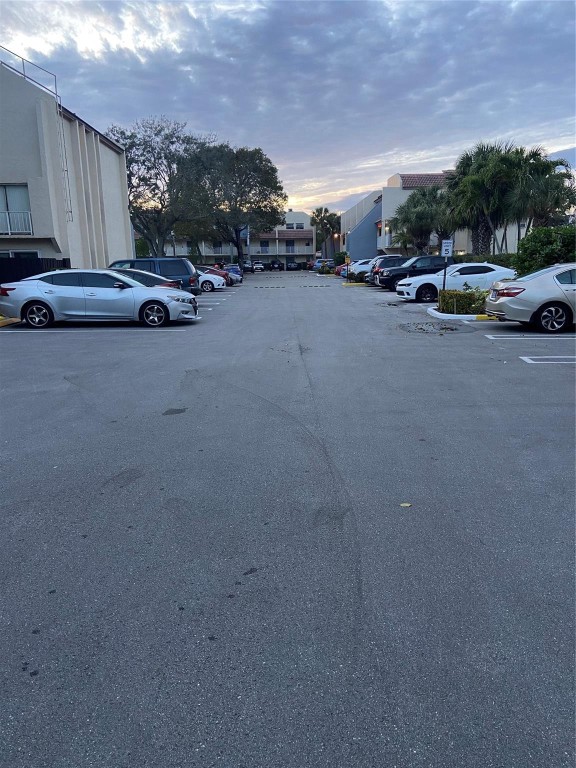 CORAL SPRINGS ESTATE TOWN - Residential