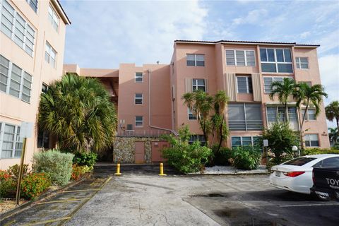 A home in Lauderdale Lakes